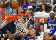 ac米兰体育官网-开拓者惨败快船，屡败屡战