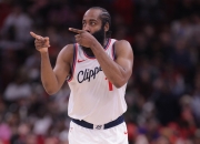 米兰体育官网-火箭客场战胜灰熊，哈登25+14