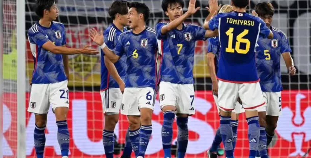 关于沙尔克球员集体失常遭遇连败,危机重重的信息 关于沙尔克球员集体失常遭遇连败,危机重重的信息