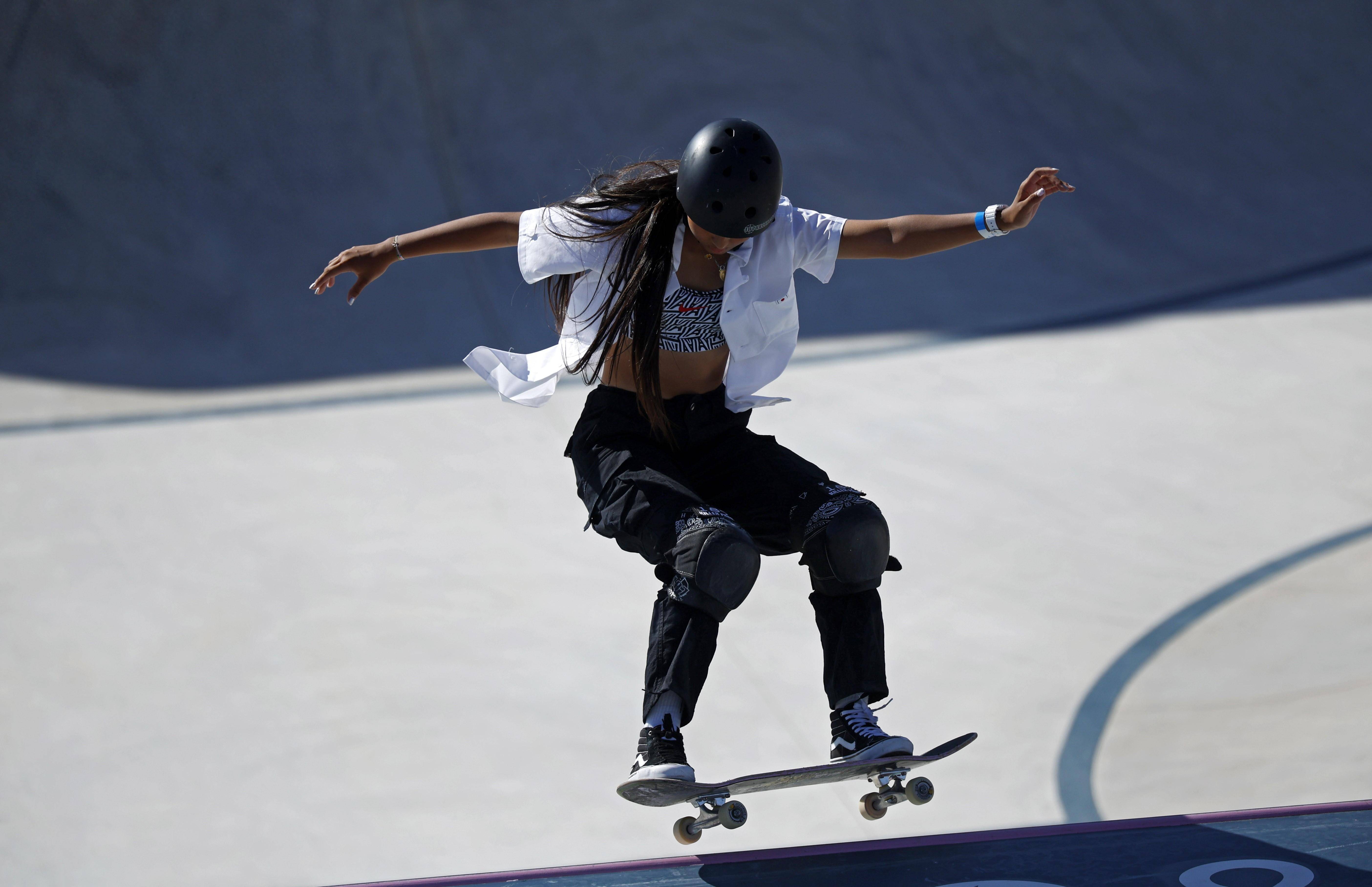 加拿大滑板选手在比赛中展现实力 加拿大滑板选手在比赛中展现实力