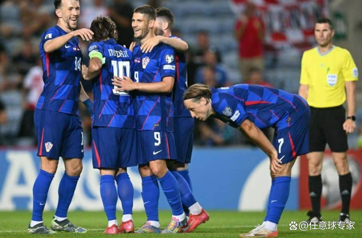 包含捷克击败斯洛文尼亚，夺得宝贵3分领跑小组的词条