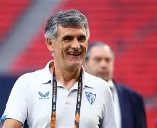 轴对轮塞维利亚与贾汉週后迎新廝 轴对轮塞维利亚与贾汉週后迎新廝