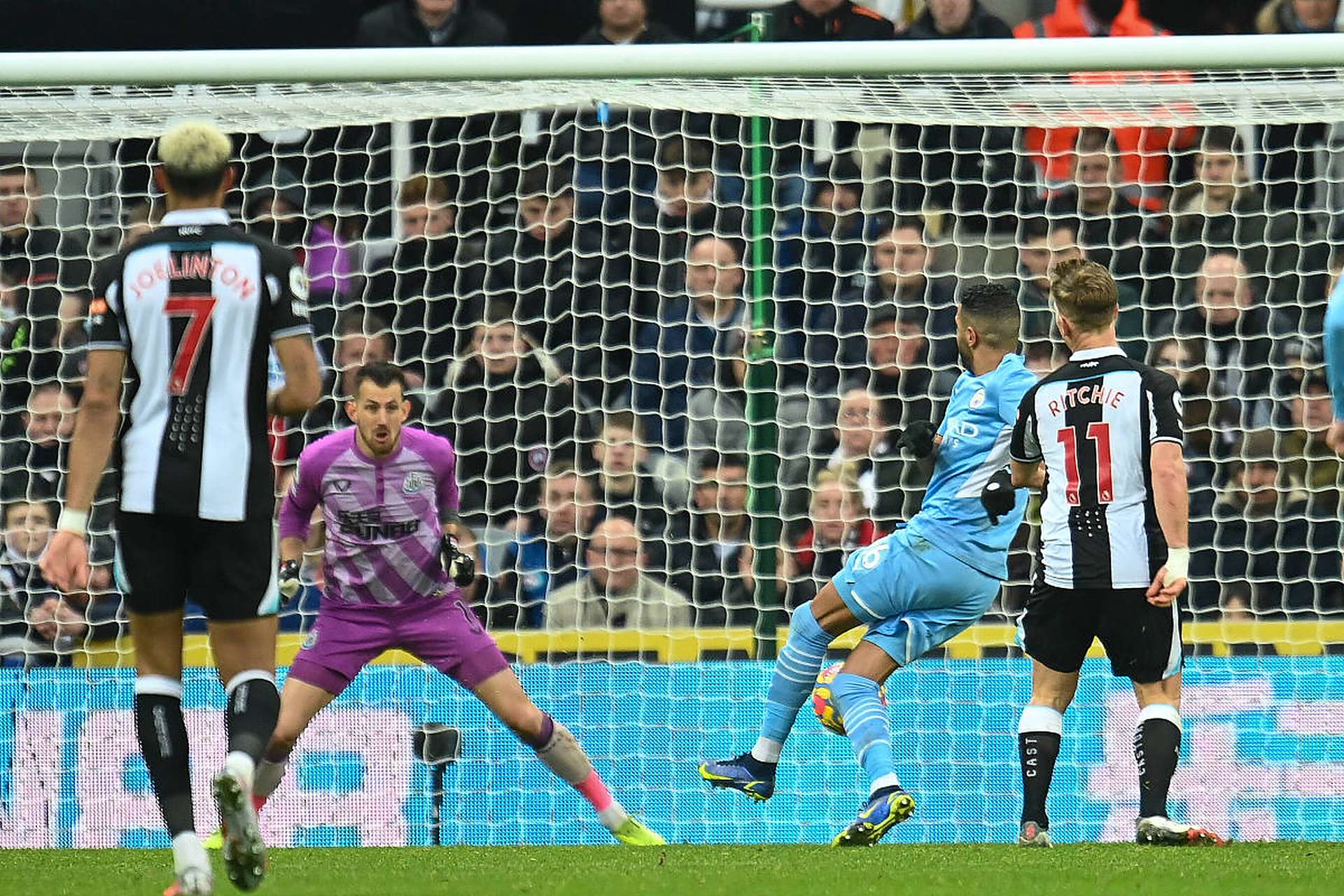 卡利亚里主场失利，战绩滑落