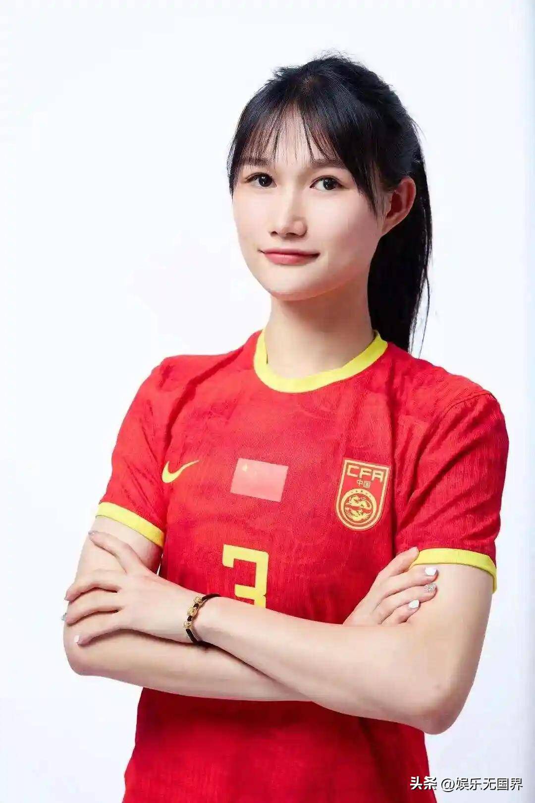 包含运动精神闪耀,女足运动员比赛劲头十足的词条 包含运动精神闪耀,女足运动员比赛劲头十足的词条