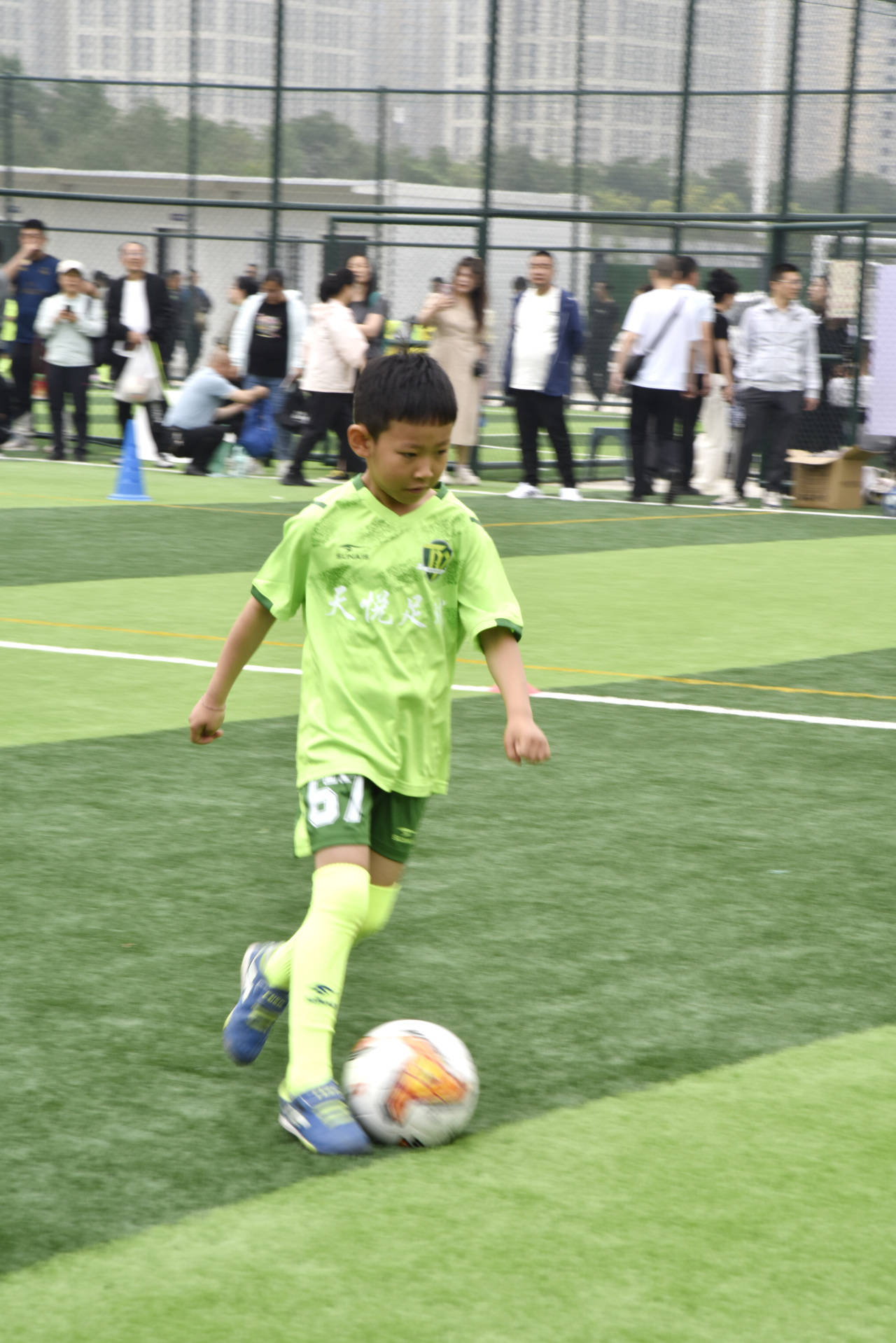 足球比赛将为观众带来无尽的激动 足球比赛将为观众带来无尽的激动