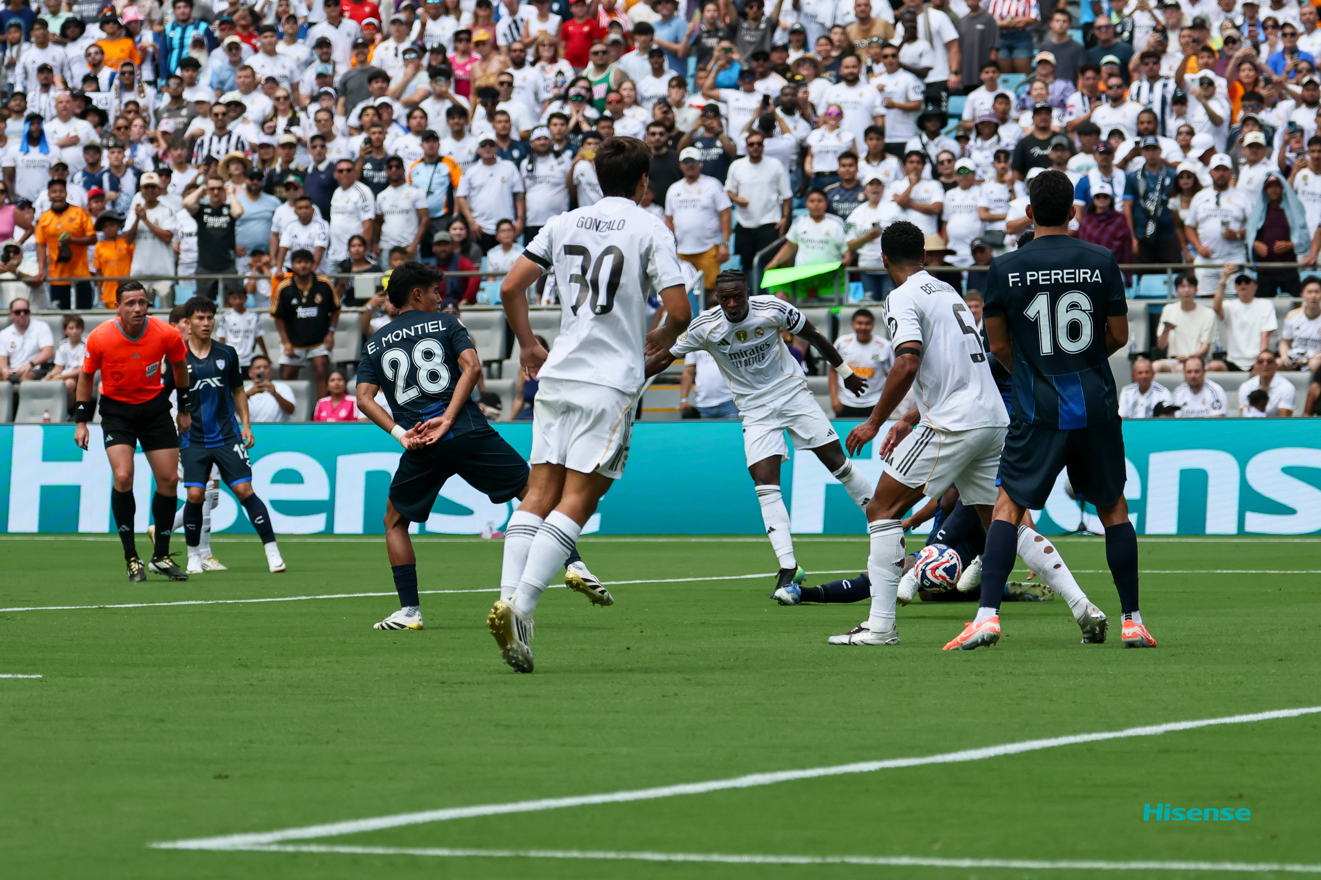 挑战制胜,欧洲赛事现场气氛火爆的简单介绍 挑战制胜,欧洲赛事现场气氛火爆的简单介绍