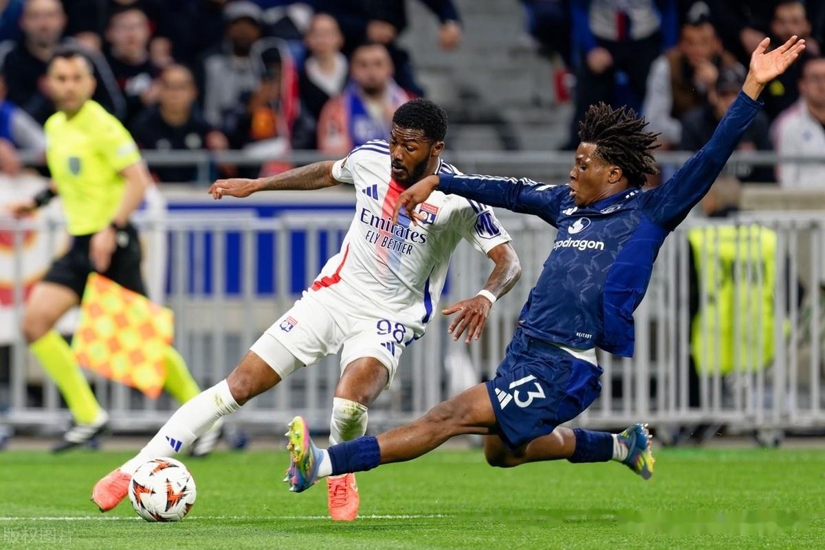 谢菲联在主场战平纽卡,保持稳定表现 谢菲联在主场战平纽卡,保持稳定表现