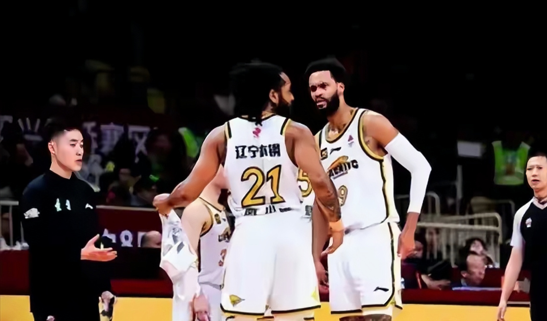 关于辽宁男篮不敌广州队，遭遇三连败的信息