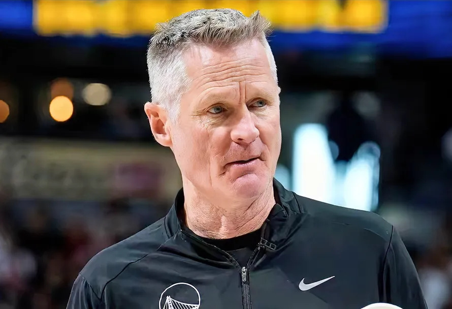 勇士主帅考尔接受体检