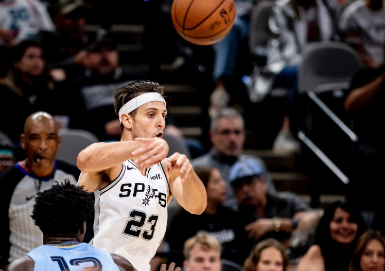 马刺近期连败，战绩缓慢下滑