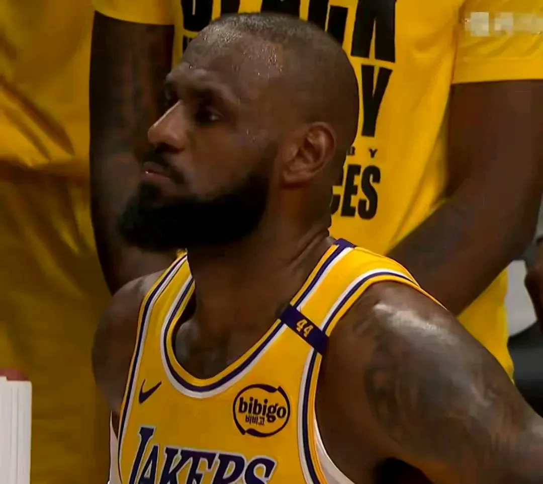 关于骑士遭遇连败,詹姆斯抱憾荒废三分球的信息 关于骑士遭遇连败,詹姆斯抱憾荒废三分球的信息