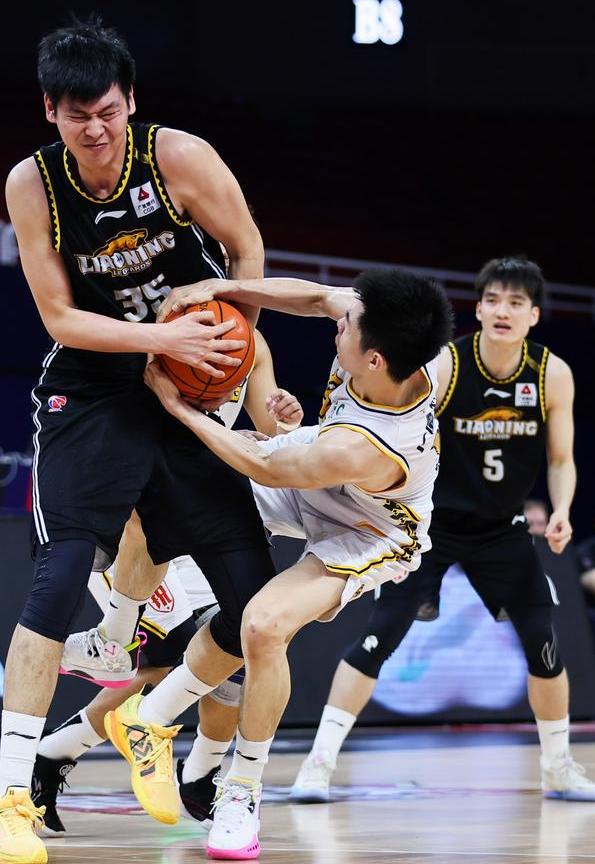 浙江队碾压江苏队，赵继伟关键制胜